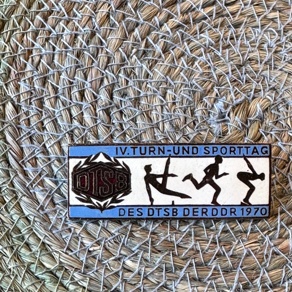 Vintage DDR Pin Badges: Sports