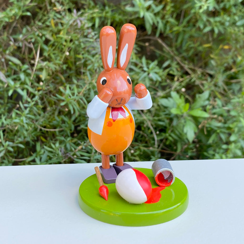 Osterhase with Paint Pot