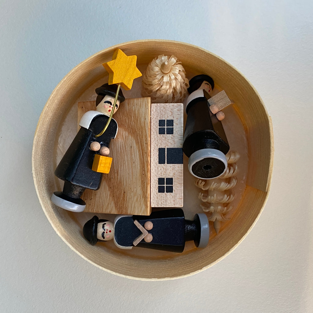 Carol Singers in a Box