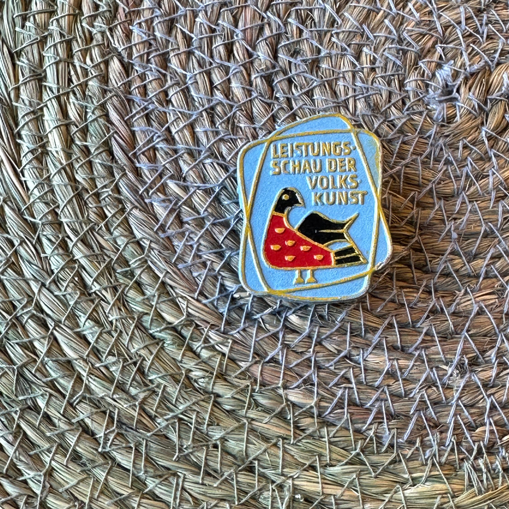 Vintage DDR Pin Badge: Folk Art