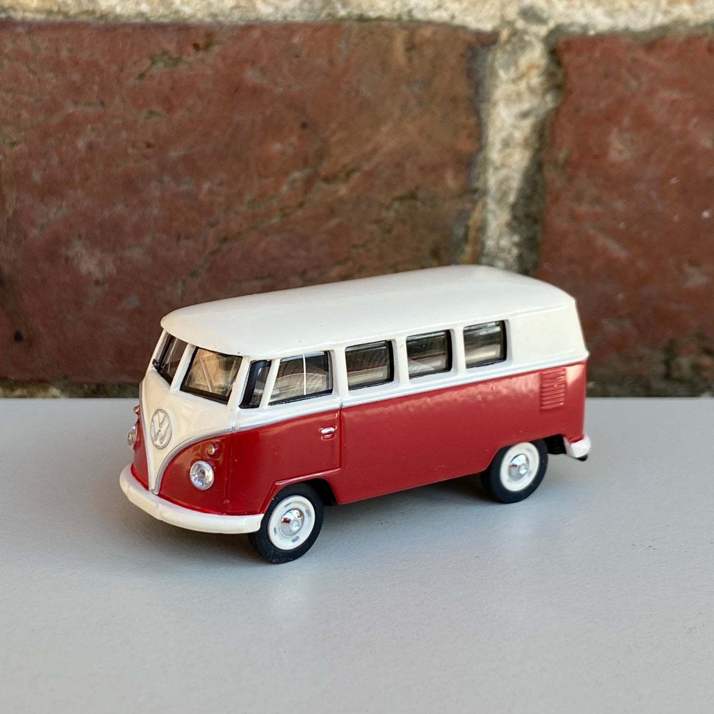 Schuco 1:64 VW T1 Bus — Thorsten van Elten
